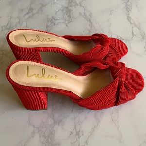 Red Lulus Chunky Heels 🌹